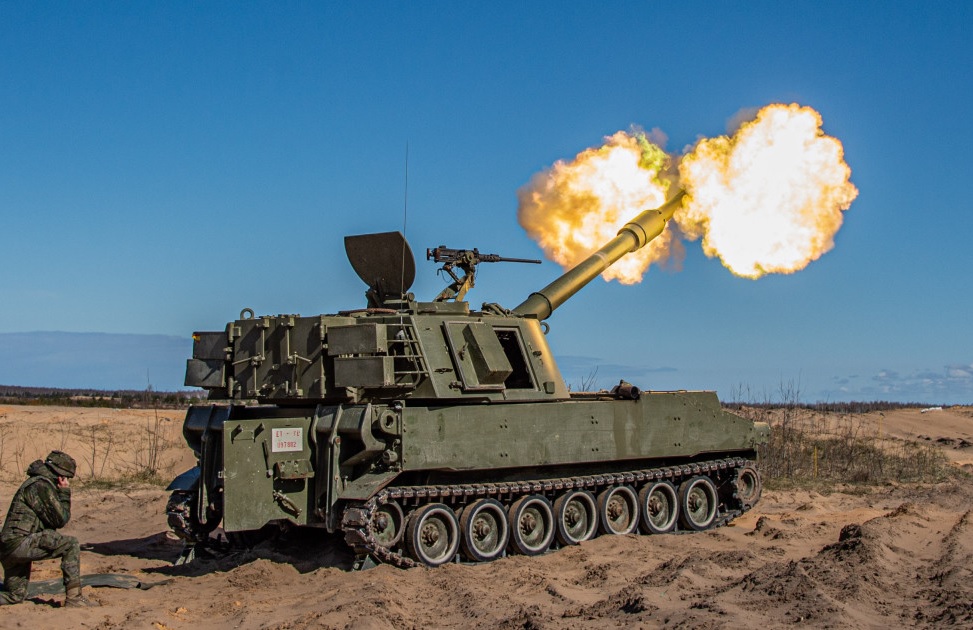 The Spanish government has commissioned Rheinmetall, the world's largest manufacturer of artillery ammunition, to supply a total of 94,200 155mm rounds. The framework agreement concluded for this purpose has a volume of around €208 million. The artillery rounds are to be delivered to the Spanish army between the end of 2024 and the end of 2025, with a two-year extension option.