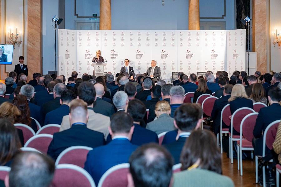 More than 400 participants on site and several hundred viewers online gathered for the European Defence & Security Summit co-organised and -hosted by the Aerospace, Security and Defence Industries Association of Europe (ASD) and European Business Summits (EBS)