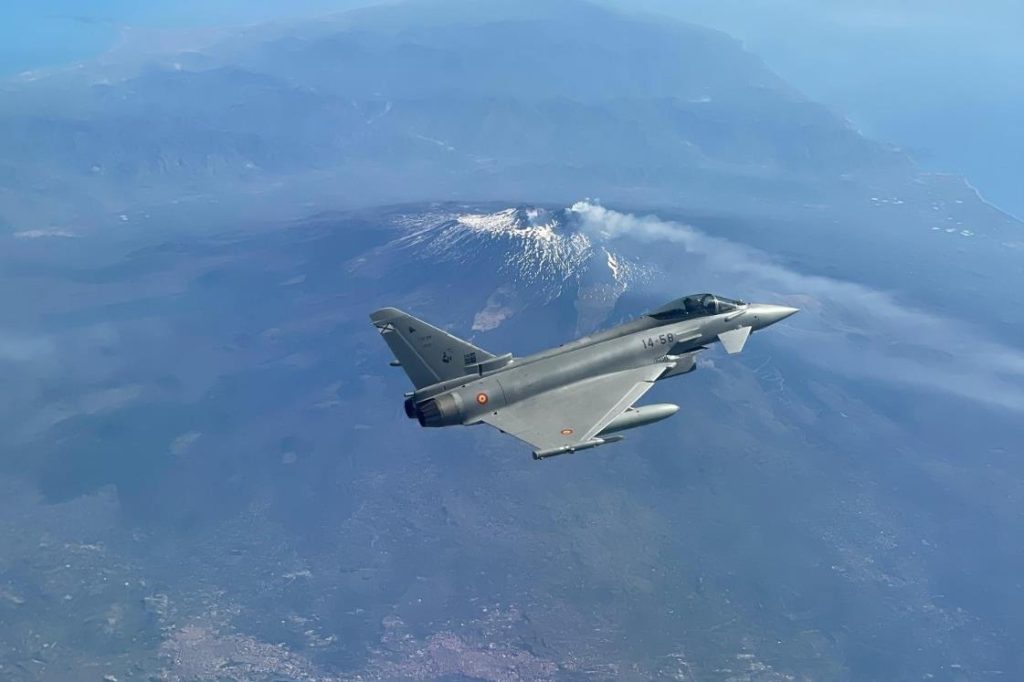 Five Spanish Eurofighters and a roughly 60–strong support detachment joined NATO’s Air Shielding mission performing training and deterrence flights from Mihail Kogalniceanu Air Base on Romania’s Black Sea coast.