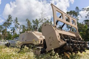 Two GCS-200 mine-clearing machines and other specialised demining equipment worth over EUR 1.8 million were handed over to the State Special Transport Service by Rémi Duflot, Chargé d'affaires a.i. of the EU Delegation to Ukraine.