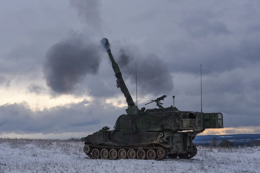 The U.S. Army, in partnership with Norwegian defence firm Nammo, has officially inaugurated a production facility in Perry, Florida. This state-of-the-art facility is designed to manufacture over 33,000 M119A2 propelling charges monthly, marking a significant step toward the Army’s target of producing 100,000 complete 155mm artillery rounds each month by fiscal year 2026.