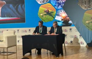 Leading European space company Thales Alenia Space, a joint venture between Thales (67%) and Leonardo (33%), has signed a memorandum of understanding (MoU) with Moroccan operator Panafsat to develop a new satellite communications system. This initiative, announced during French President Emmanuel Macron’s state visit to Morocco, aims to bring very-high-throughput services (VHTS) to 26 African countries, 23 of which are French-speaking, reaching approximately 550 million people across an area of 12 million square kilometres.