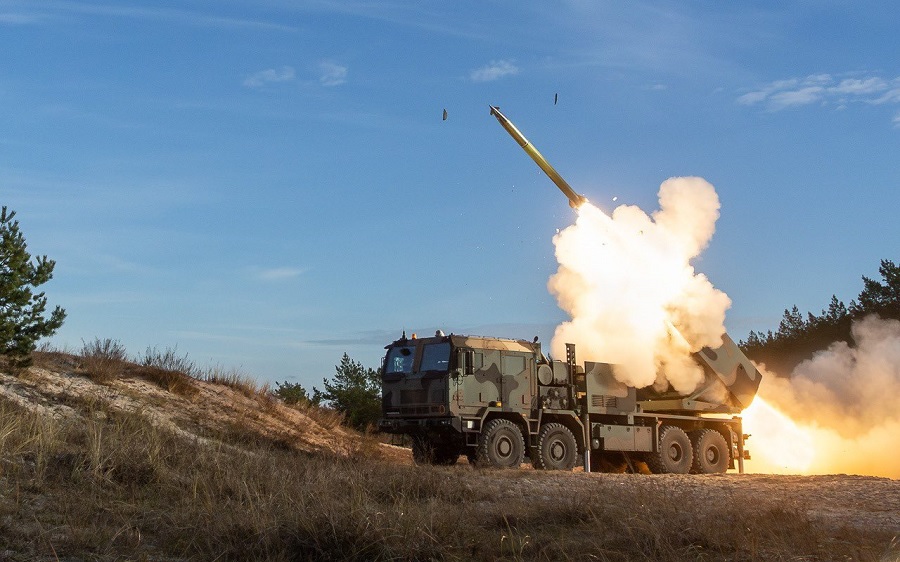 Polish Armed Forces conduct first test firing with Homar-K rocket artillery system