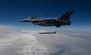 The U.S. Air Force has achieved a critical milestone in the development of its new Stand-in Attack Weapon (SiAW), conducting the missile's first test release from an F-16 Fighting Falcon on 7 November over the Gulf of Mexico. This successful test paves the way for further evaluations of the tactical air-to-surface missile system, designed to enhance the U.S. military’s strike capabilities.