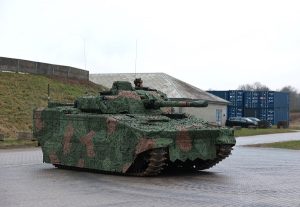 The Danish Army has begun equipping its CV90 infantry fighting vehicles with the advanced Barracuda Mobile Camouflage System (MCS) from Swedish defence company Saab. This upgrade enhances the vehicles’ ability to remain undetected in combat, improving both soldier safety and operational effectiveness.