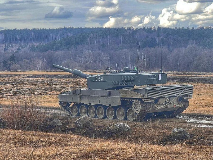 Czech tank troops conduct live-fire training with Leopard 2A4 tanks in Austria