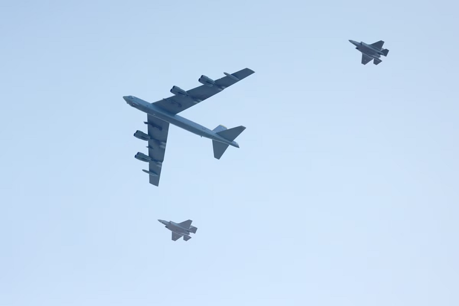 U.S. Air Force B-52 bomber conducts low-pass over Oslo during NATO training mission