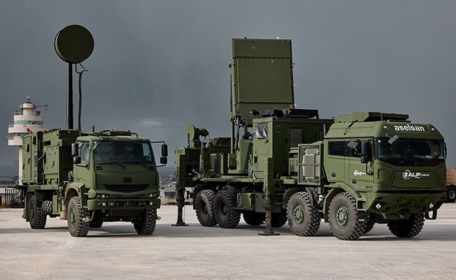 Türkiye’s leading defence company ASELSAN has announced the successful completion of system acceptance for its ALP 100-G Low Altitude Radar System. Following months of rigorous testing, the system has proven its high-performance detection, tracking, and mobility capabilities.