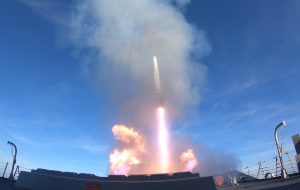 The U.S. 6th Fleet and Naval Striking and Support Forces NATO (STRIKFORNATO) have concluded the At-Sea Demonstration / Formidable Shield 2025 (ASD/FS25), Europe’s largest integrated air and missile defence (IAMD) exercise. Held from 3 to 23 May in the Northern Atlantic Ocean, Norway and the United Kingdom, the exercise was led by the U.S. 6th Fleet and executed by STRIKFORNATO.