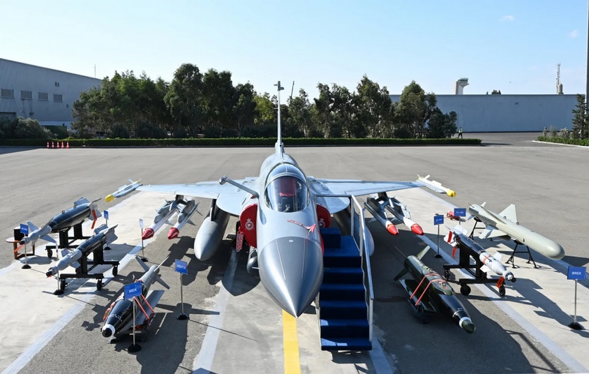 Azerbaijan has expanded its purchase of Pakistani JF-17 Thunder fighter jets from 16 to 40 aircraft, marking the largest export contract in the history of Pakistan’s defence industry. The deal is part of a wider $4.6 billion defence agreement, coupled with a $2 billion investment package, officially confirmed by the Pakistani government through its social media channels.