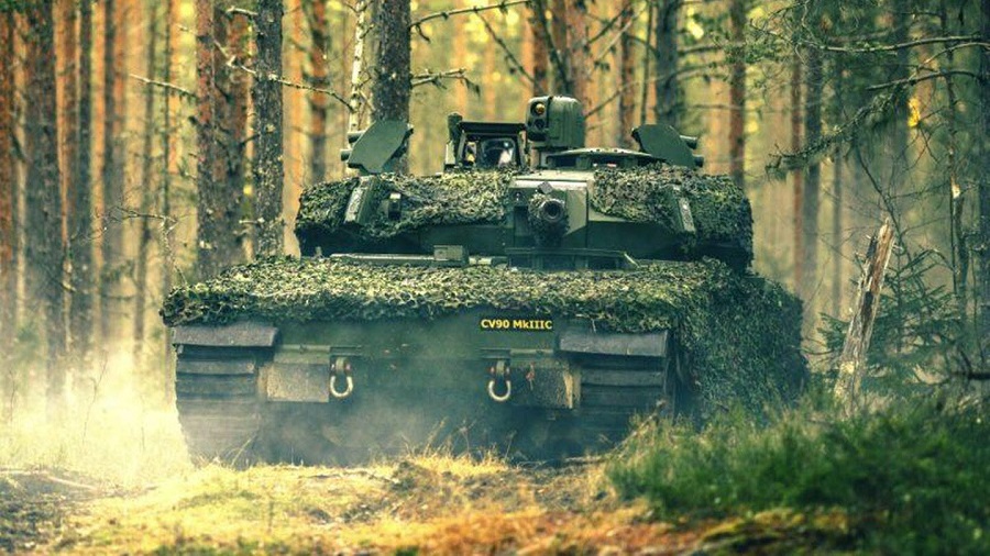 The Swedish Armed Forces have begun replacing over 50 CV90 armoured combat vehicles (Stridsfordon 9040C) that were donated to Ukraine. The new vehicles, CV90 MkIIIC (Stridsfordon 9035 MkIIIC), will be gradually introduced into the 7th Mechanised Brigade (MekB7) in Skåne until 2030.