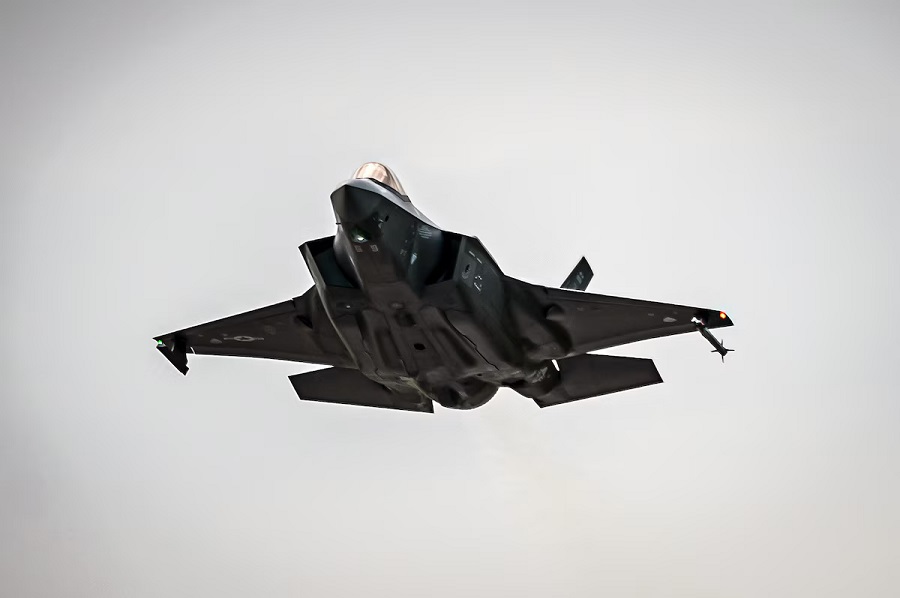 U.S. Department of Defense reduces Lockhed Martin F-35 Lightning II fighter jet orders