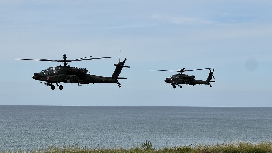 Poland and U.S. Army deepen Apache helicopter cooperation with joint training and live-fire summit