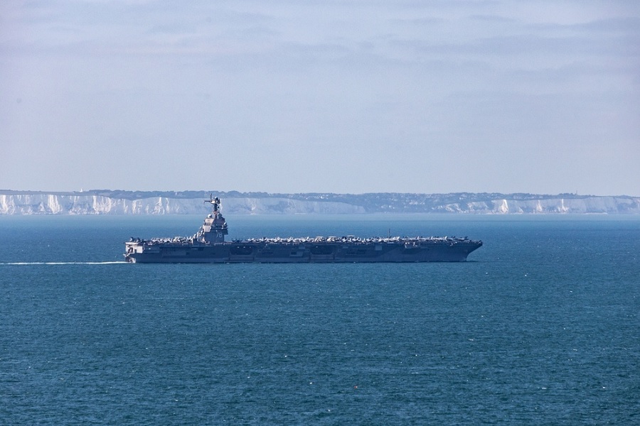 The world’s largest aircraft carrier, USS Gerald R. Ford (CVN 78), along with guided-missile destroyers USS Mahan (DDG 72), USS Winston S. Churchill (DDG 81), and USS Bainbridge (DDG 96), transited the Strait of Dover into the North Sea on 17 August. The ships are assigned to the Gerald R. Ford Carrier Strike Group (GRFCSG), the first such U.S. formation to pass through the strait since the Harry S. Truman Carrier Strike Group on 14 October 2024.