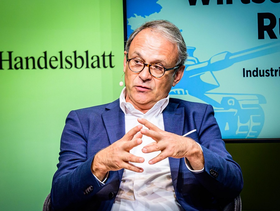 General Dynamics European Land Systems (GDELS) has announced significant investments in its German operations, expanding its sites in Kaiserslautern and Sembach as part of its “24/500” strategy. The company has already invested more than €10 million in Rhineland-Palatinate this year and will commit a further €20 million in 2025, creating around 400 new jobs by 2029.