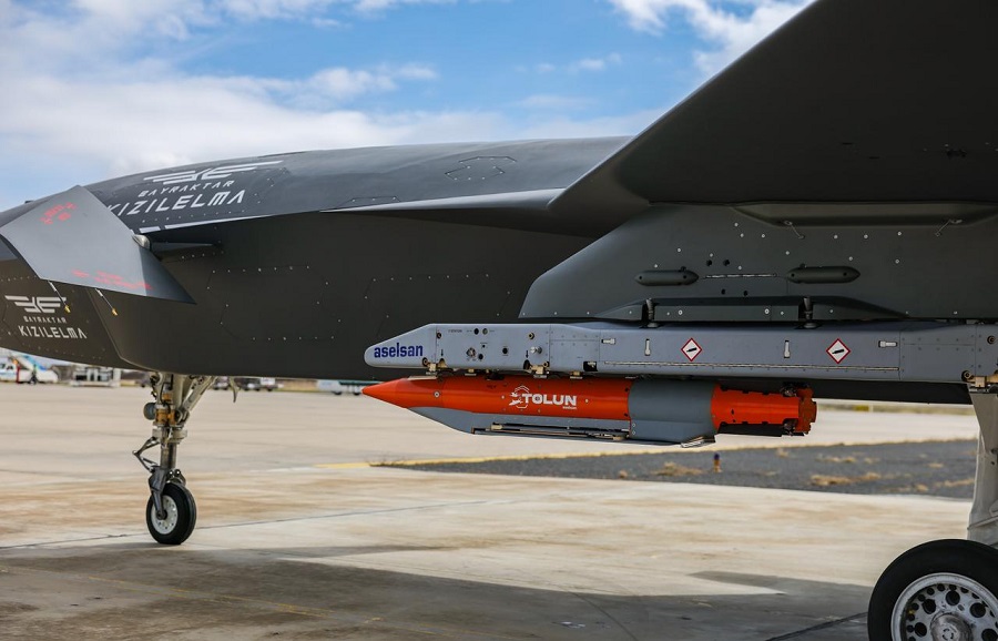 Baykar Technologies has announced that Türkiye’s first unmanned fighter jet, Bayraktar Kizilelma, has successfully completed its first live-fire test, scoring direct hits using TOLUN and TEBER-82 munitions. The test was carried out by the third prototype PT-3, which conducted two separate flights at the AKINCI Flight Training and Test Center in Corlu, Tekirdag.