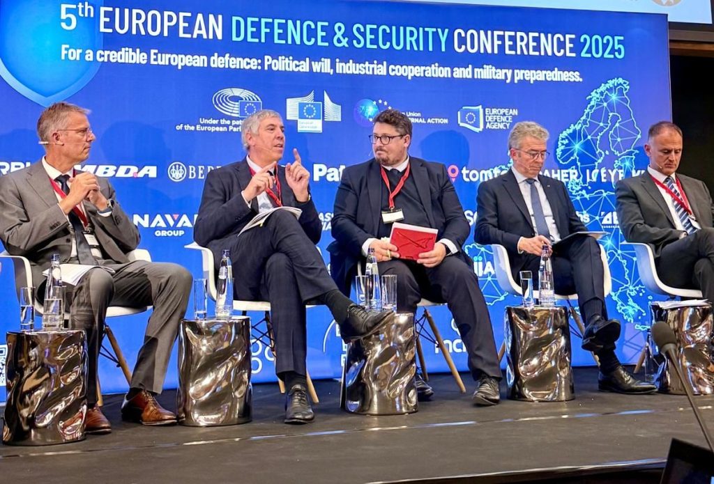 José Vicente de los Mozos, CEO of Indra Group, reaffirmed the company’s commitment to advancing Europe’s technological and industrial defence capabilities at the 5th European Defence and Security Conference in Brussels. He stated, “Indra is investing, expanding and improving its industrial and delivery capabilities,” while emphasising the need for stronger collaboration across the continent.