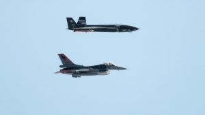 Baykar Technologies has announced a major milestone for Türkiye’s first unmanned fighter aircraft, Bayraktar KIZILELMA, which achieved a direct virtual hit on a Turkish Air Force F-16 during a simulated firing test. The trial took place on 19 November 2025 over Tekirdağ, with two F-16s participating in the scenario.