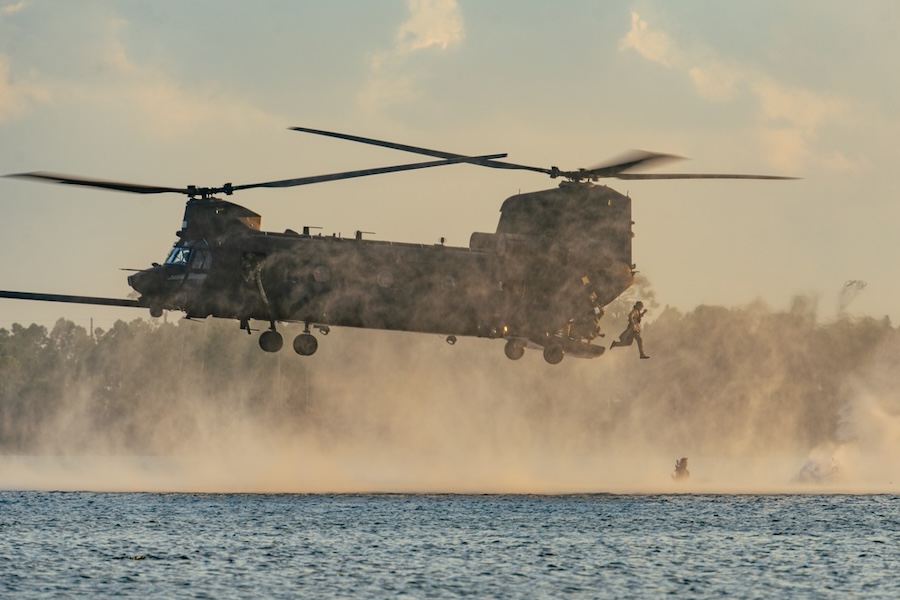 Boeing wins new deal to extend MH-47G Chinook Block II deliveries for USSOCOM