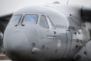 Embraer has delivered the second C-390 Millennium multi-mission aircraft to the Hungarian Air Force during a ceremony at Kecskemét Air Base attended by Defence Minister Kristóf Szalay-Bobrovniczky and senior officials. The arrival completes Hungary’s contracted fleet and follows the entry into service of the first aircraft in late 2024.