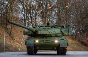 KNDS Deutschland has presented the first two Leopard 2A8 tanks for Germany and Norway at a roll out event attended by Defence Minister Boris Pistorius, Bavaria’s Minister President Markus Söder, Norwegian State Secretary for Defence Marte Gerhardsen and Army Inspector Christian Freuding. The vehicles mark the start of serial production for the newest version of the nearly 70 tonne main battle tank.