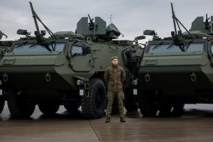 Latvia has formally handed over the final batch of “Patria” 6x6 armoured personnel carriers to Ukraine at the Ādaži military base. Ukrainian Defence Minister Denys Shmyhal accepted the delivery on behalf of the Armed Forces of Ukraine.