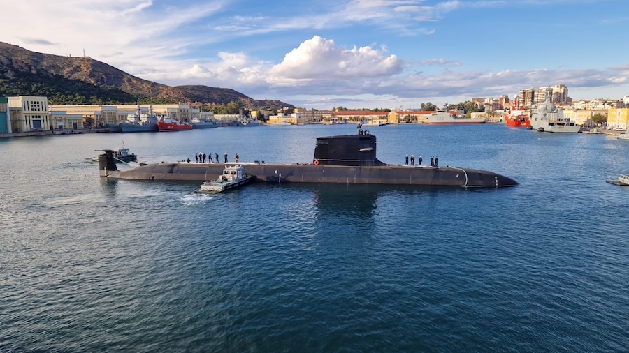 Navantia: second S-80 submarine enters the water in Cartagena and moves toward testing phase