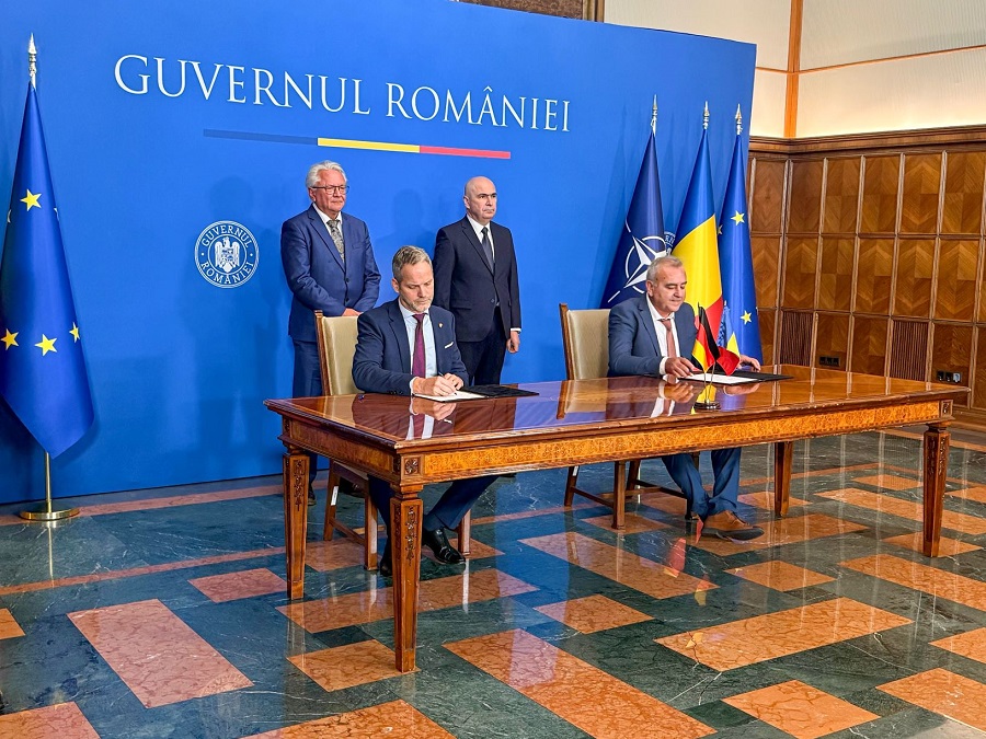 German defence company Rheinmetall and Romanian firm Pirochim Victoria, a Romarm subsidiary, have launched a new joint venture, Rheinmetall Victoria SA, to manufacture propellant powder and modular propellants in Romania. The agreement was signed in Bucharest in the presence of Rheinmetall CEO Armin Papperger and Romanian Prime Minister Ilie Bolojan.