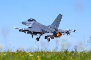 Norway will provide approximately NOK 3.2 billion through the JUMPSTART mechanism to purchase F-16 ammunition, laser-guided missiles and long-range missiles for Ukraine. The funding was announced by Prime Minister Jonas Gahr Støre at his half-yearly press conference and forms part of Norway’s long-term Nansen Support Programme for Ukraine.