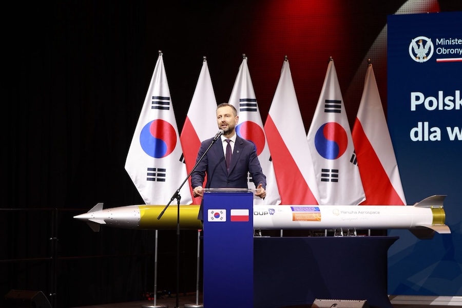 Poland, South Korea sign PLN 14 billion deal to produce CGR-080 precision-guided rockets locally from 2030