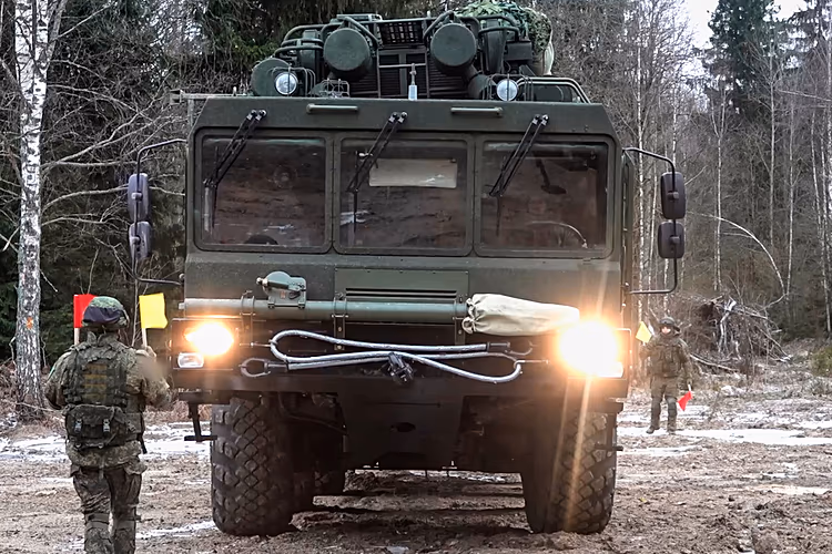 Russia deploys Oreshnik missile system to Belarus as fragile Ukraine peace talks reach key moment