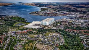 On 5 January 2026, more than 140 new employees started work at the thyssenkrupp Marine Systems site in Wismar, raising the total workforce there to over 400. The site is being developed into a hybrid shipyard for future submarine and surface vessel projects and is set to become one of TKMS’s largest locations in Germany alongside Kiel.
