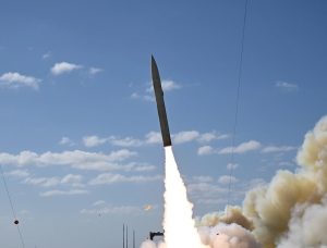 The United States Army has missed its deadline to field the Dark Eagle hypersonic missile, confirming that the first U.S. ground-based hypersonic weapon will not be deployed until early 2026. The unit assigned to operate the system is already trained and ready, but the missile itself is not yet prepared for operational use.
