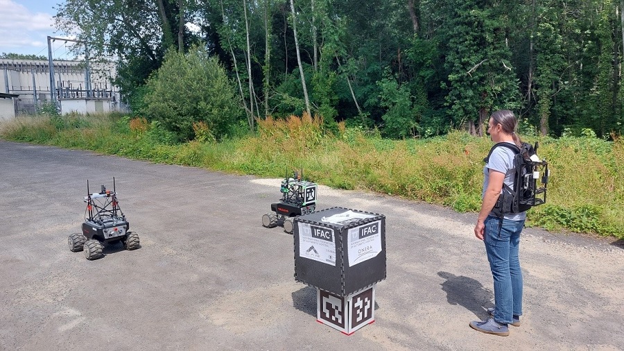 EDA-managed project develops demonstrator for intelligent swarm of robots