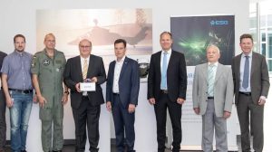 ESG hands over visAIRion laser safety glasses to the Bundeswehr