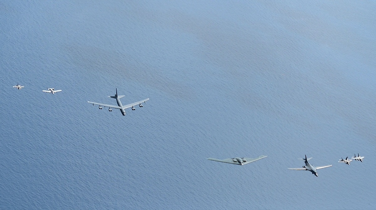First-time ever: U.S. Air Force demonstrates three strategic bombers in one formation