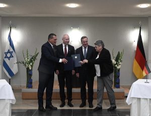 Germany: historic contract for Arrow 3 missile defence system signed