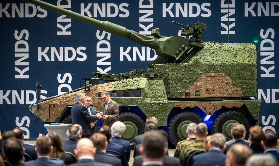 Germany officially hands over cutting-edge RCH 155 artillery system to Ukraine