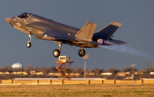Hawks Squadron enhances combat readiness with F-35B drills in Fort Worth