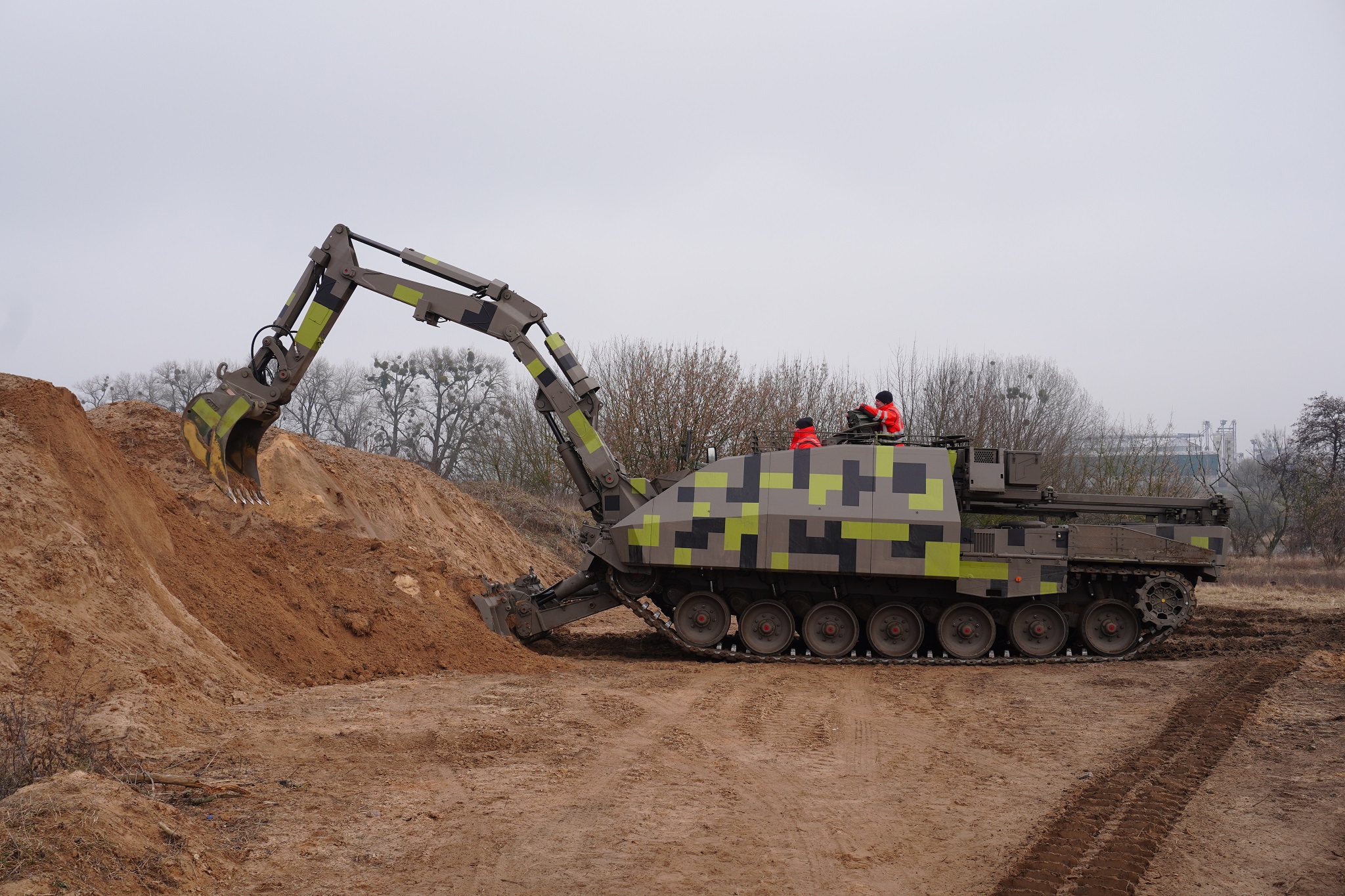 Rheinmetall showcases Kodiak armoured engineer vehicle in Poland