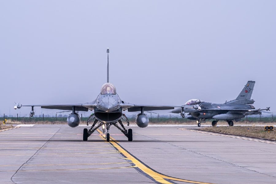 Romania hosts integrated training drills for Allied fighter jets