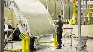 Saab and Boeing sign 787 Dreamliner agreement