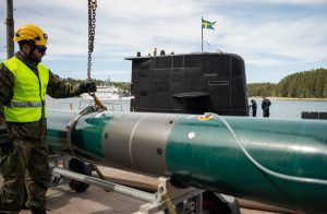 Swedish submarine receives heavy torpedoes in first-ever allied re-supply operation