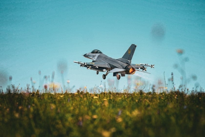 Ukrainian F-16 pilots sustain air defence amid Russian attacks and electronic warfare threats