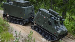 BAE Systems Hägglunds has begun working with Knightec Group Brazil to develop military vehicle components in Resende, Rio de Janeiro. The collaboration focuses on transferring technology, strengthening local engineering capability and supporting future production growth.
