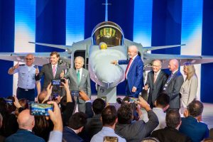 Saab, Embraer and the Brazilian Air Force (FAB) have officially unveiled the first supersonic Gripen E fighter aircraft produced in Brazil. The rollout took place on 25 March at Embraer’s industrial complex in Gavião Peixoto, São Paulo State.