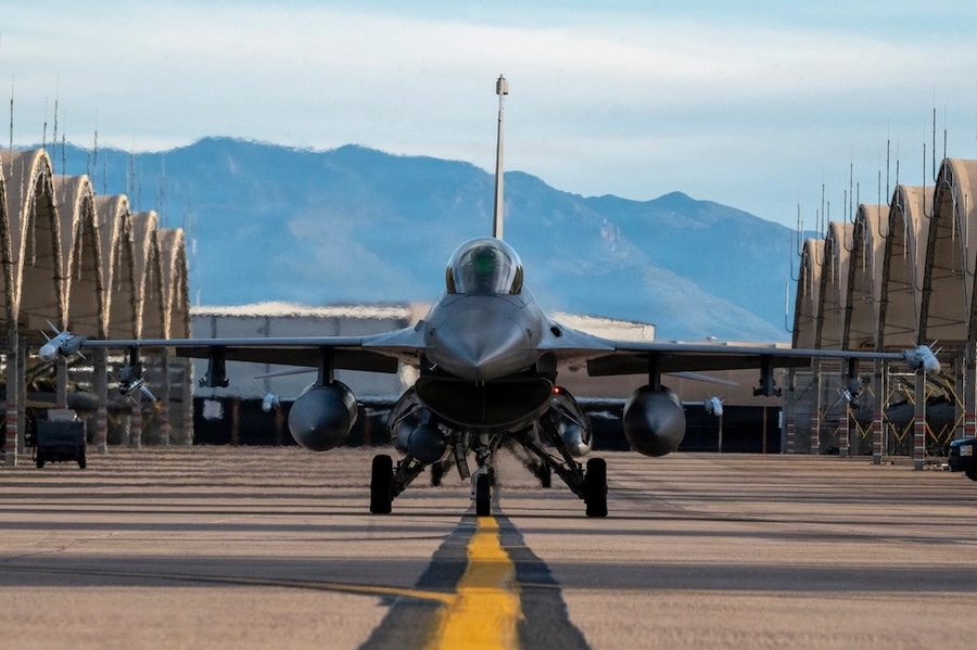 U.S. and Slovak F-16 fighters conduct first joint air combat training exercise, strengthening NATO interoperability