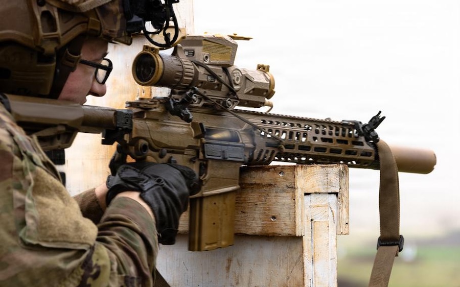U.S. Army accepts first XM8 Carbine delivery from Sig Sauer, advancing infantry weapons modernization