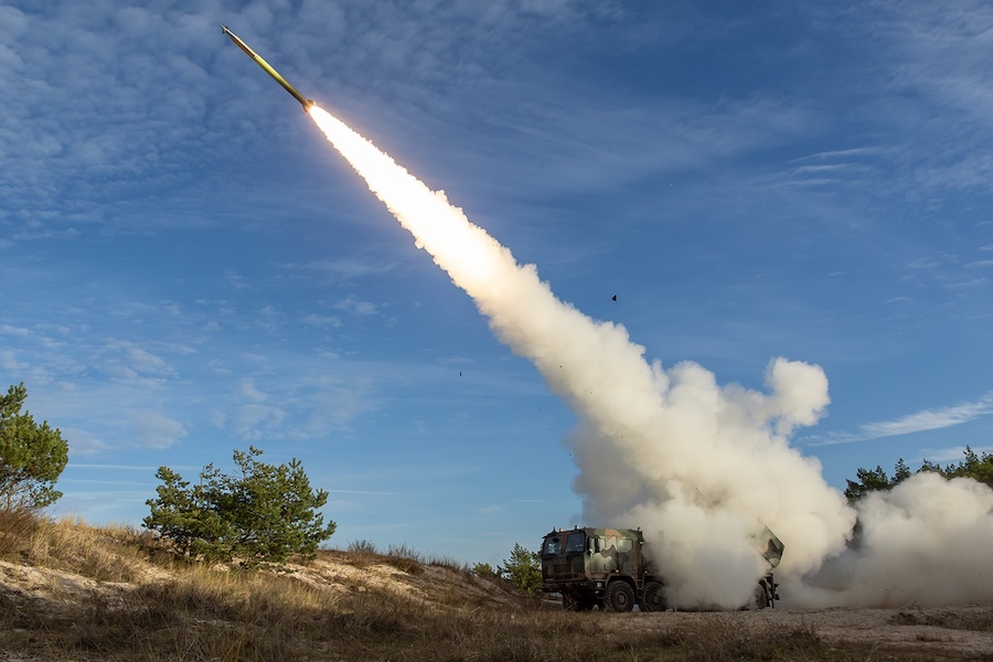 Polish Homar-K rocket launcher hits target at 79.6 kilometres during Baltic Shield exercise