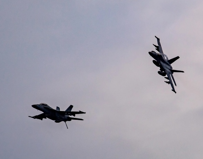 Two U.S. Navy EA-18G Growler electronic attack jets crash after collision during Idaho air show